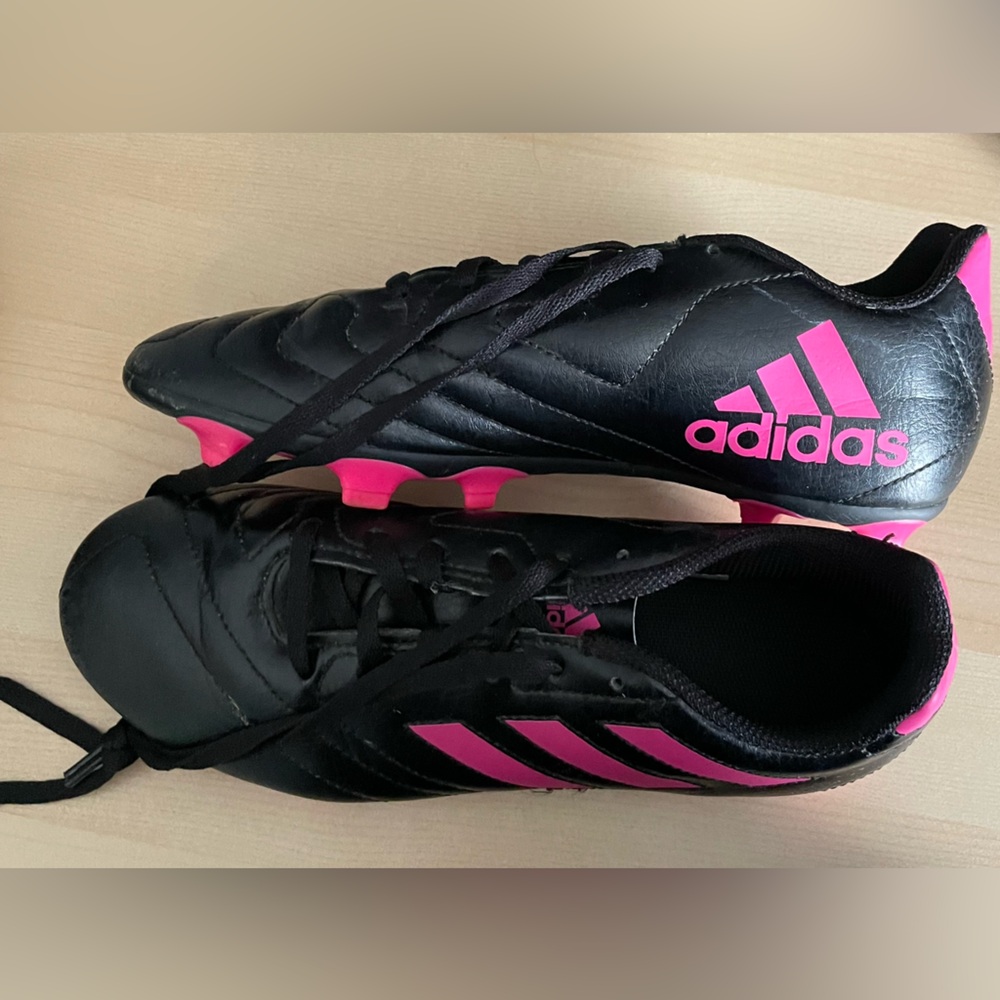 Adidas Black and Pink Sneakers Sleek Design